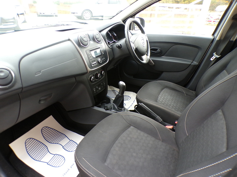 Dacia Sandero Laureate - U1695