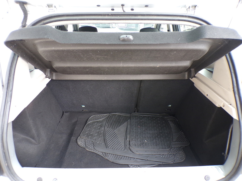 Dacia Sandero Laureate - U1695