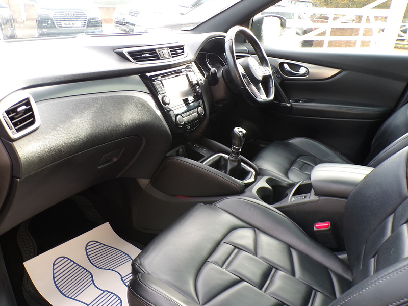 Nissan Qashqai dCi Tekna+ - U1697