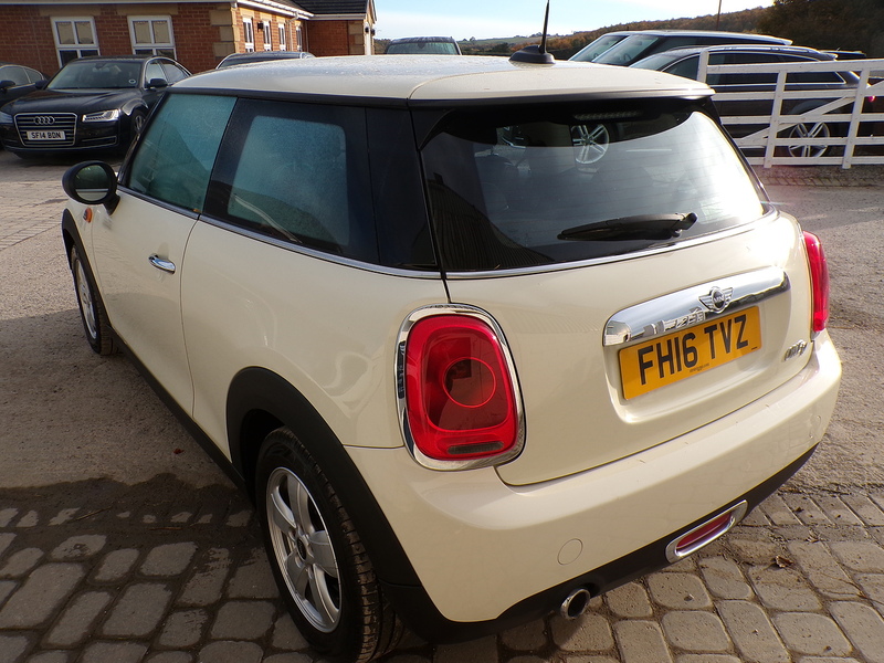MINI Hatch One D - U1712