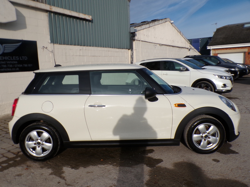 MINI Hatch One D - U1712