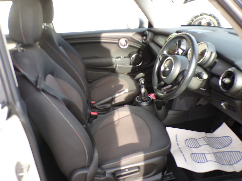 MINI Hatch One D - U1712