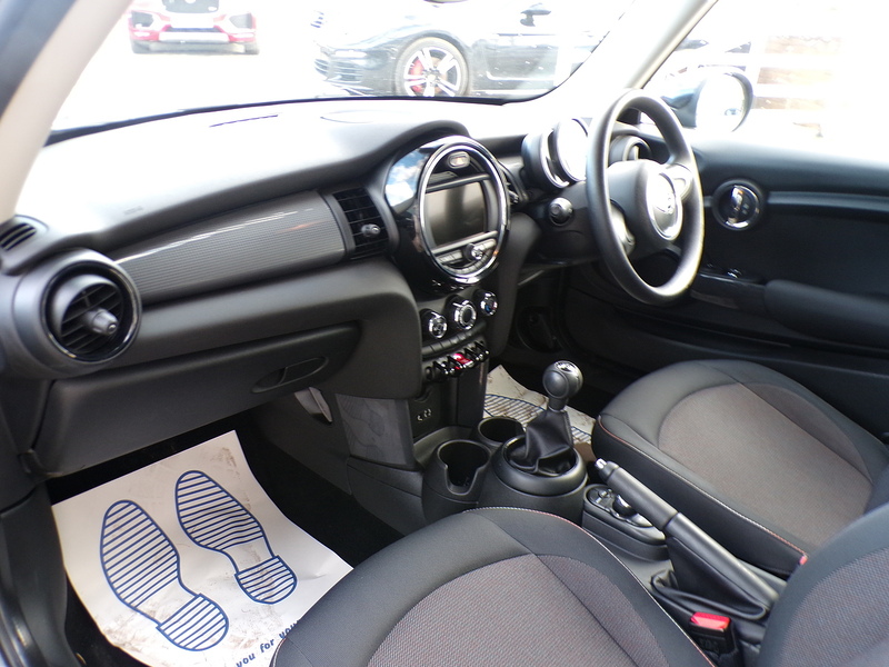 MINI Hatch Cooper - U1713