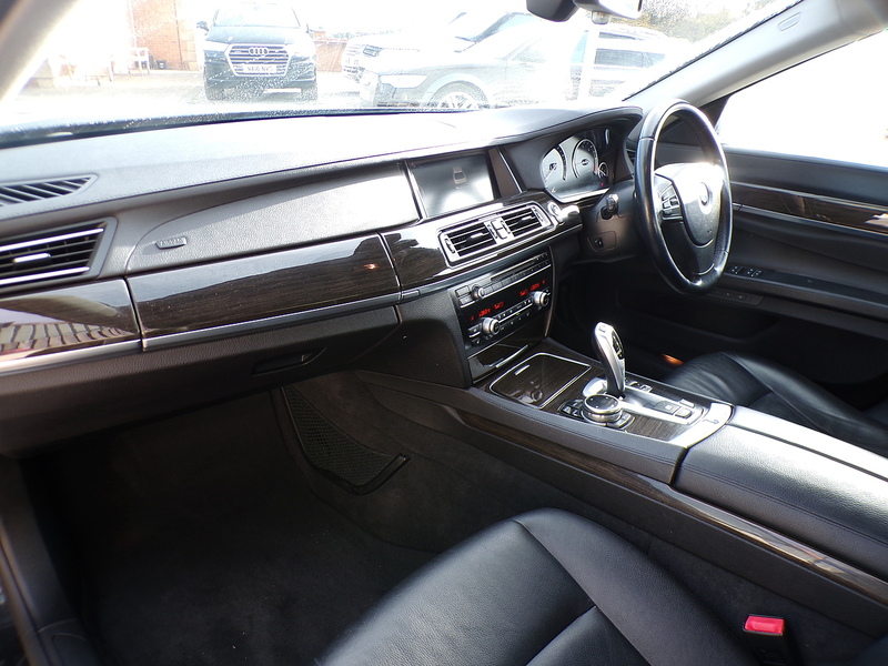 BMW 7 Series 730Ld SE - U1716