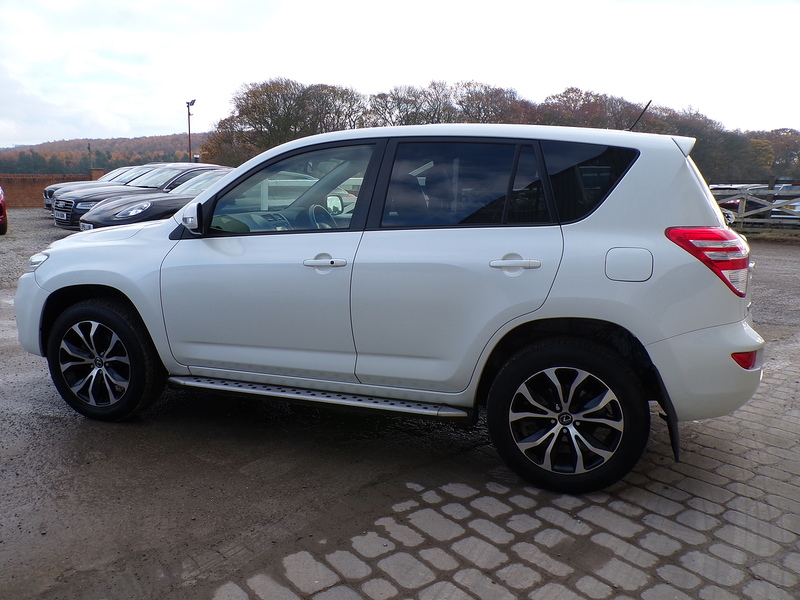 Toyota RAV4 D-4D XT-R - U1720