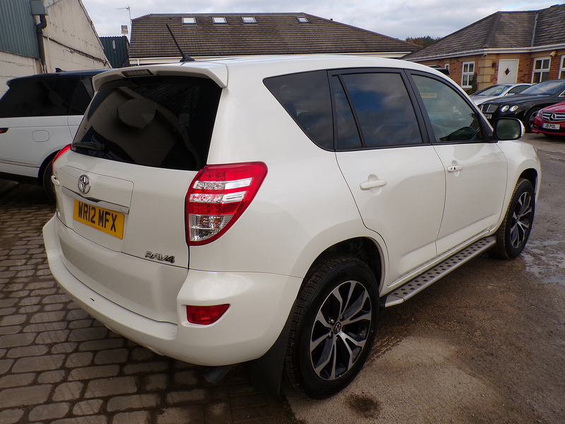 Toyota RAV4 D-4D XT-R - U1720