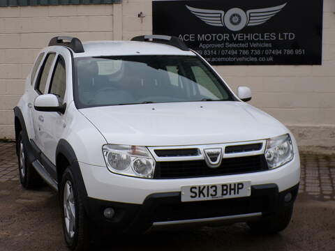 Dacia Duster 1.2 Laureate Hatchback 5dr Petrol Manual Euro 5 (75 ps)