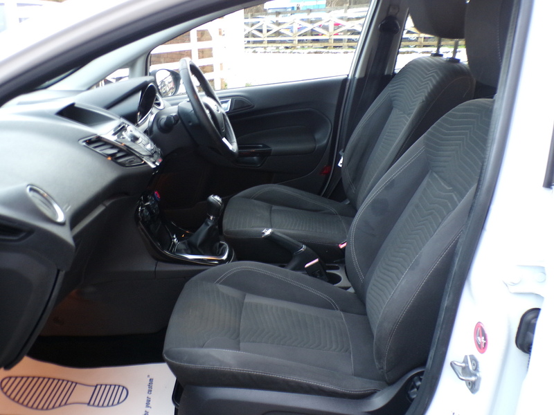 Ford Fiesta Zetec - U1728