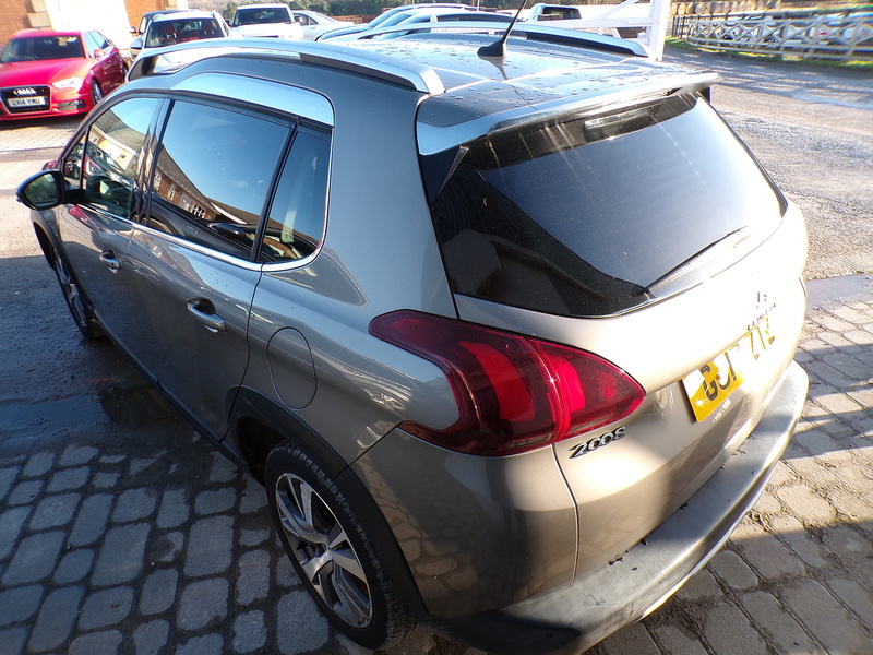 Peugeot 2008 PureTech Allure - U1761