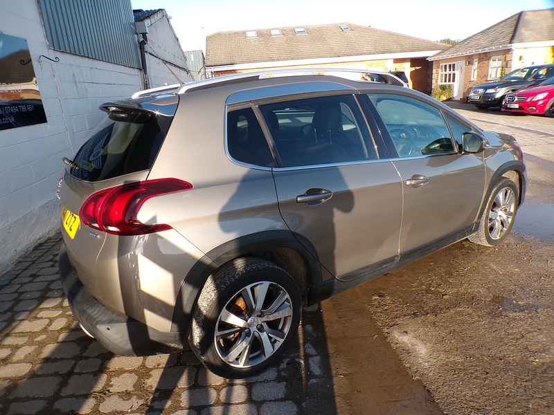 Peugeot 2008 PureTech Allure - U1761