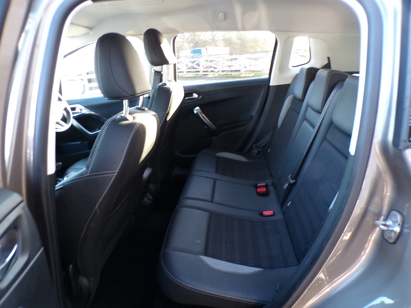 Peugeot 2008 PureTech Allure - U1761