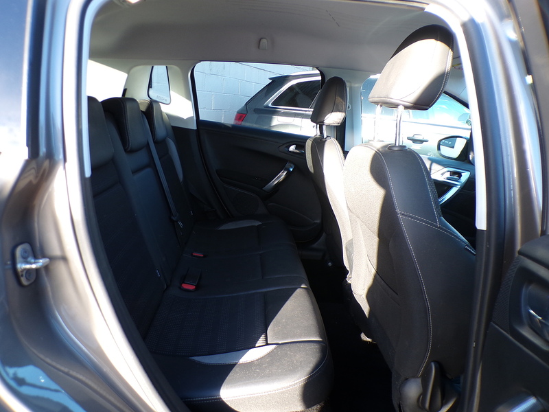 Peugeot 2008 PureTech Allure - U1761