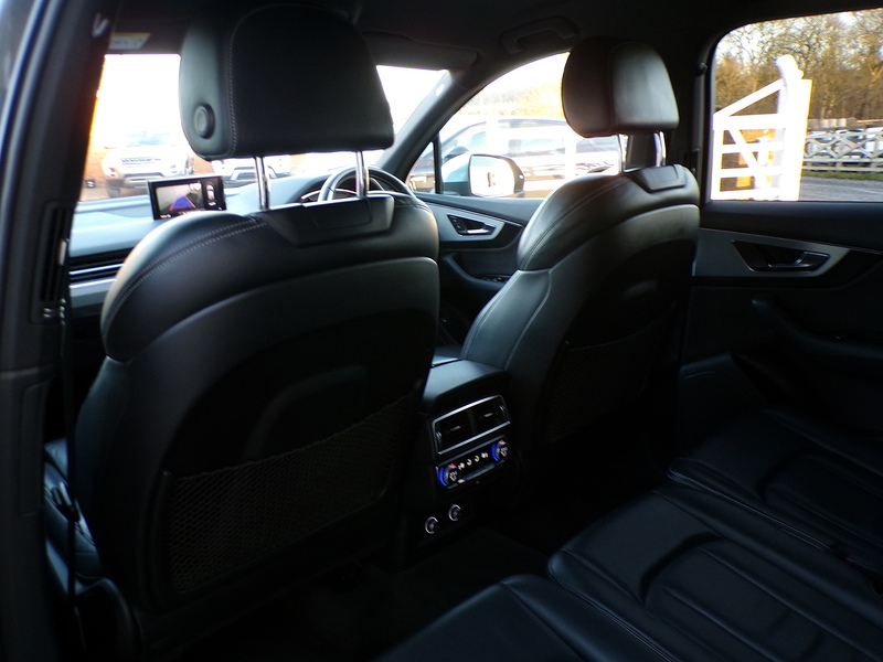 Audi SQ7 TDI V8 - U1763