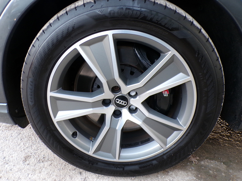 Audi SQ7 TDI V8 - U1763