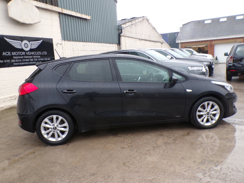 Kia Ceed SR7 - U1769