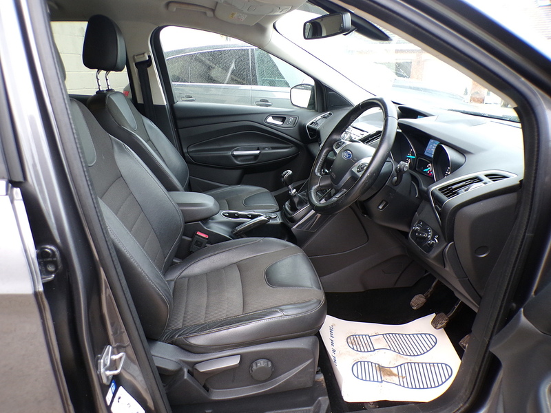 Ford Kuga TDCi Titanium - U1772