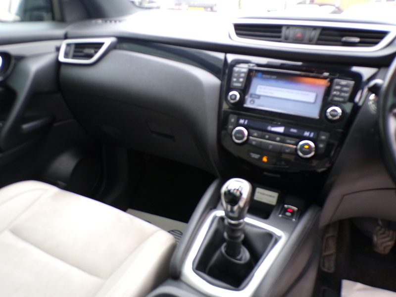 Nissan Qashqai dCi Premier Limited Edition - U1776