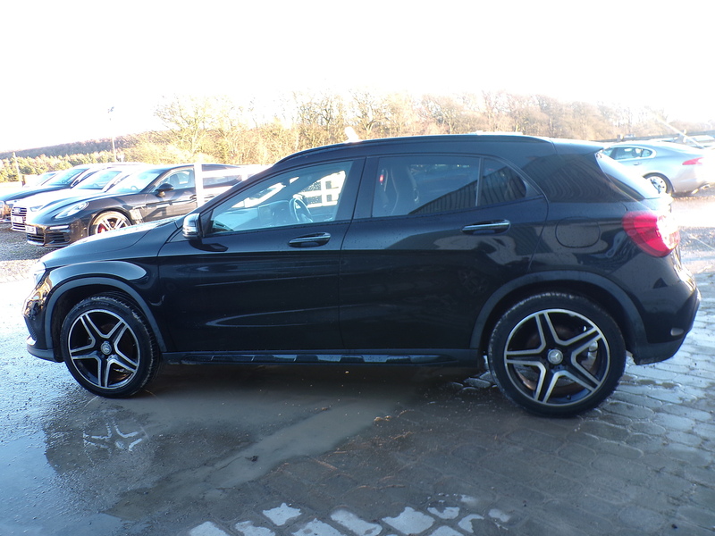 Mercedes-Benz GLA GLA200d AMG Line - U1779