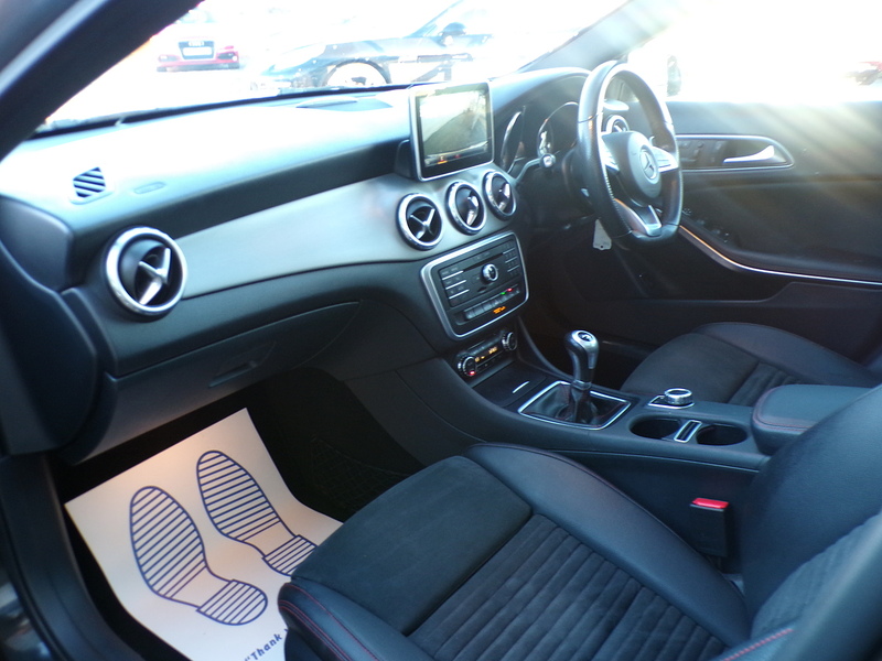 Mercedes-Benz GLA GLA200d AMG Line - U1779