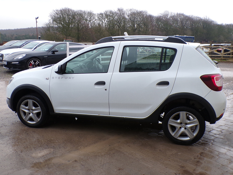 Dacia Sandero Stepway dCi Laureate - U1784