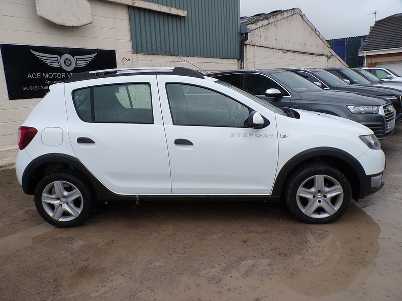Dacia Sandero Stepway dCi Laureate - U1784