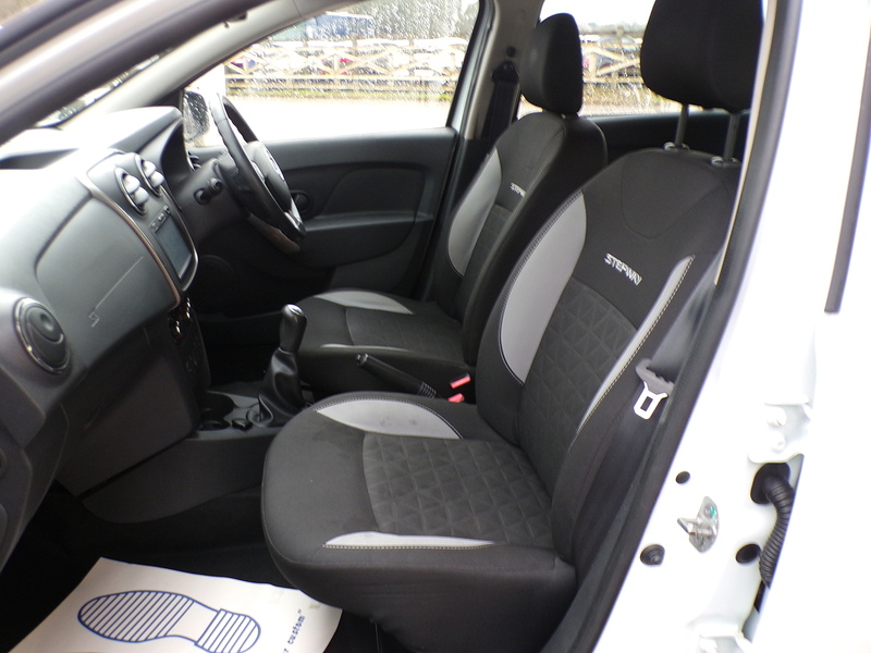 Dacia Sandero Stepway dCi Laureate - U1784