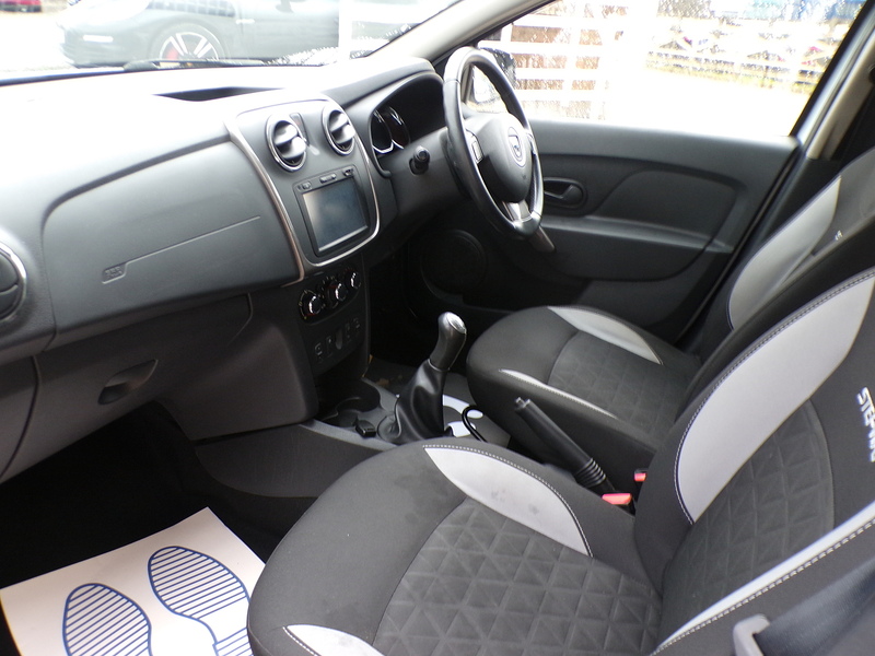 Dacia Sandero Stepway dCi Laureate - U1784