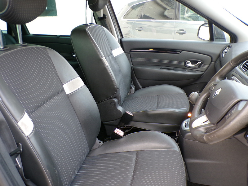 Renault Grand Scenic dCi Dynamique TomTom - U1792