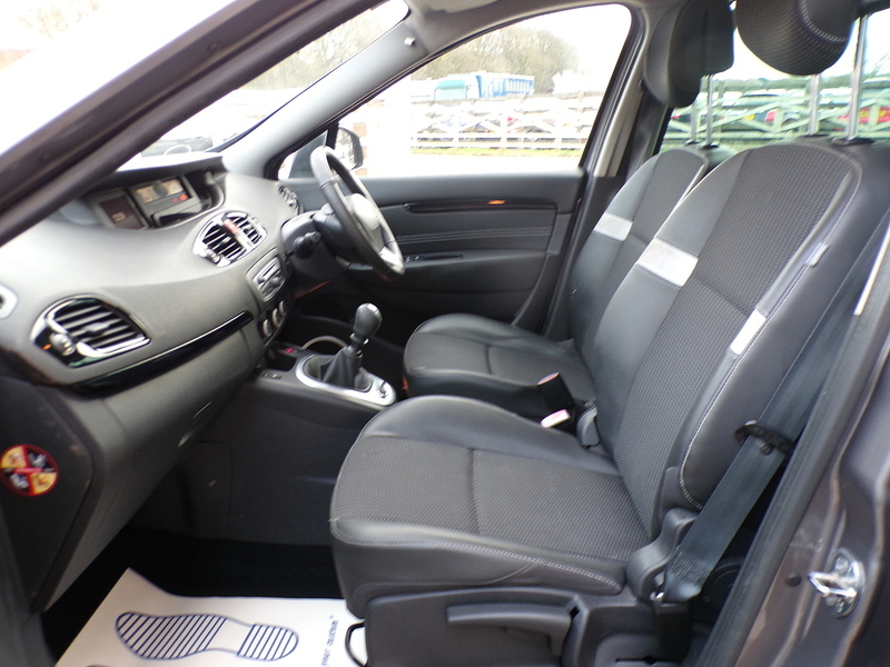 Renault Grand Scenic dCi Dynamique TomTom - U1792