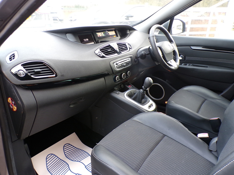 Renault Grand Scenic dCi Dynamique TomTom - U1792