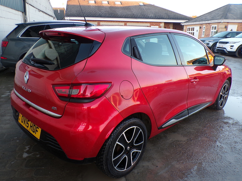 Renault Clio dCi Dynamique MediaNav - U1799