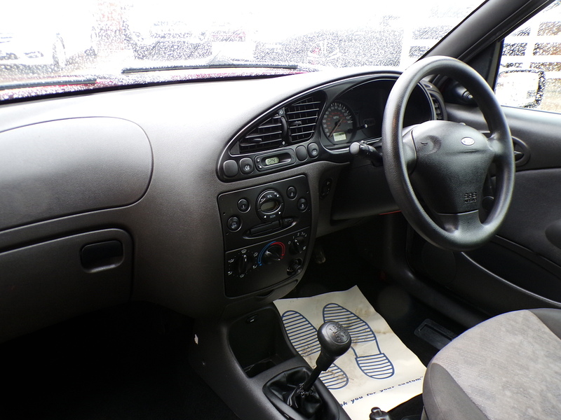 Ford Fiesta Fun - U1801