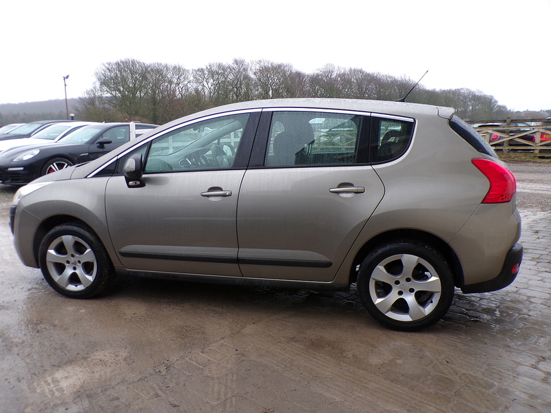 Peugeot 3008 HDi Active - U1804