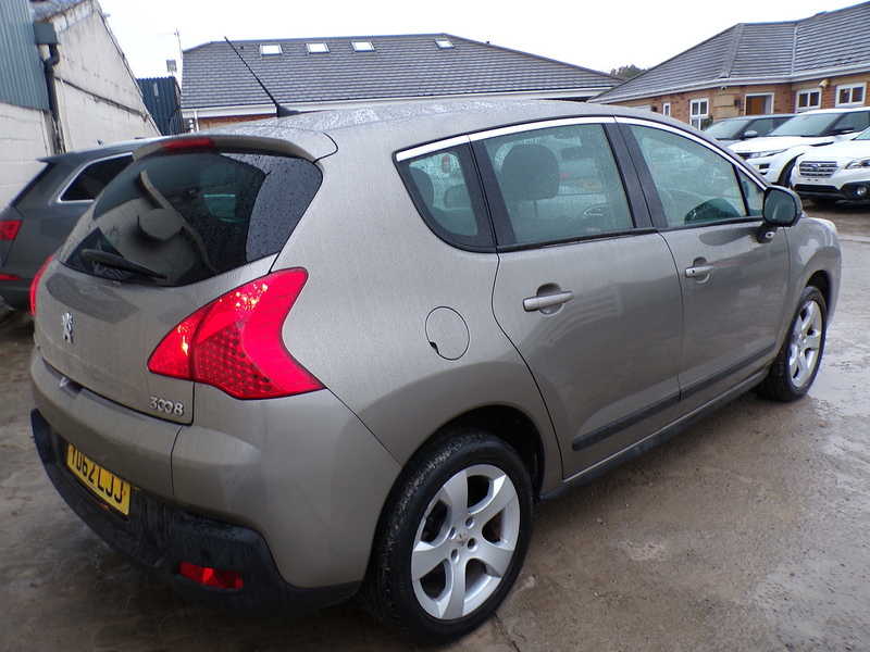 Peugeot 3008 HDi Active - U1804