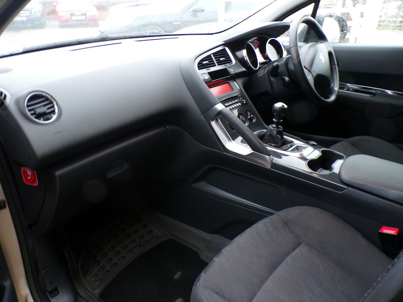 Peugeot 3008 HDi Active - U1804