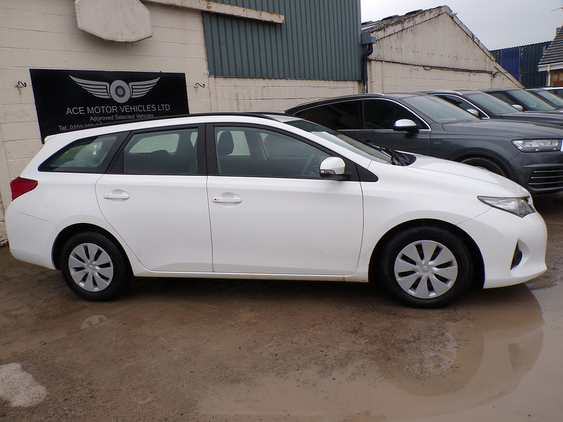 Toyota Auris D-4D Active - U1809