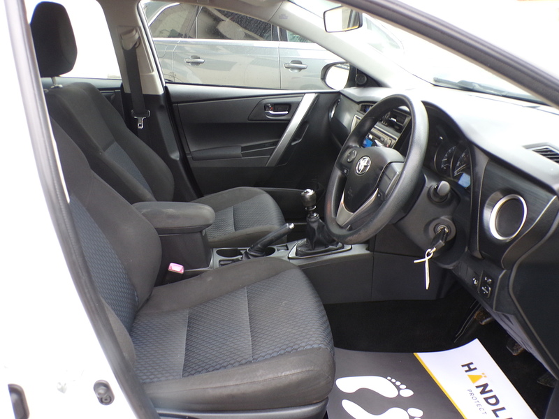 Toyota Auris D-4D Active - U1809