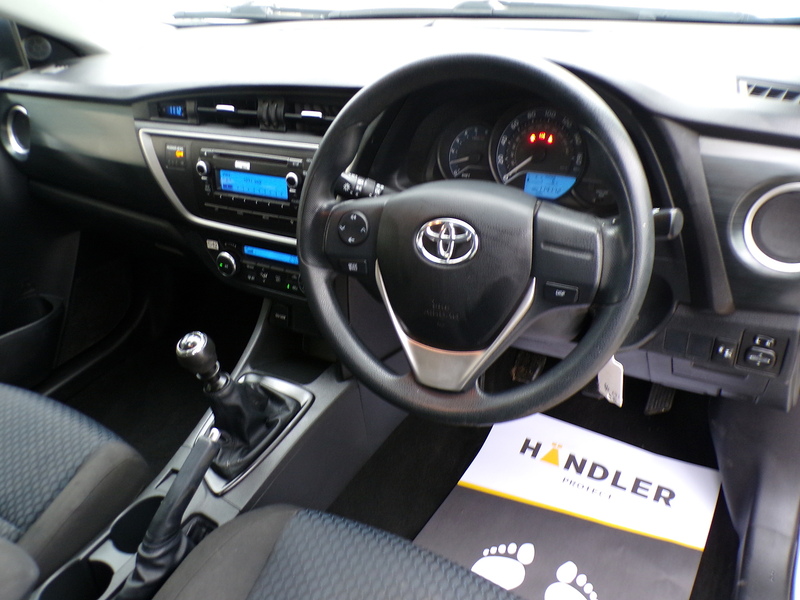 Toyota Auris D-4D Active - U1809