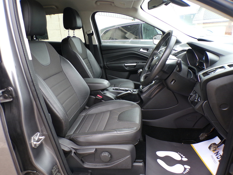 Ford Kuga TDCi Titanium - U1824