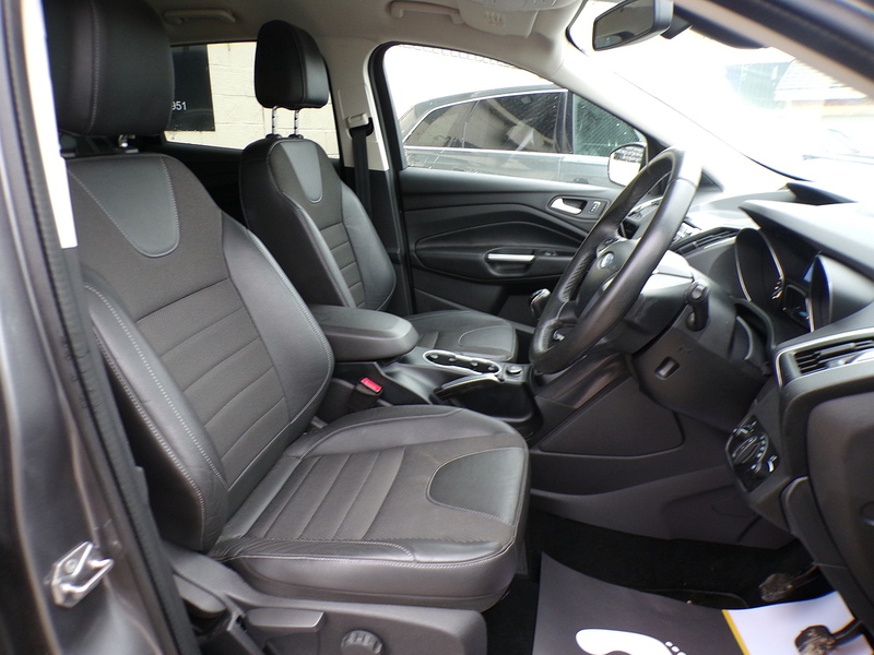 Ford Kuga TDCi Titanium - U1824