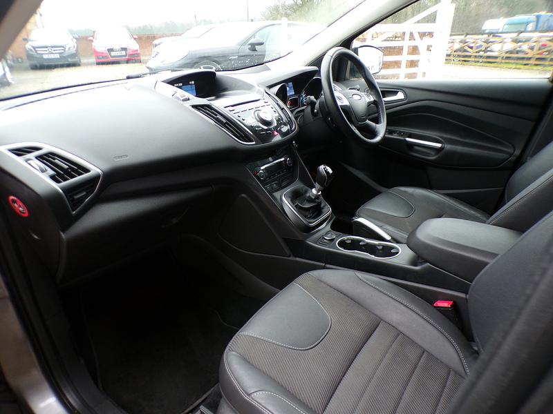 Ford Kuga TDCi Titanium - U1824