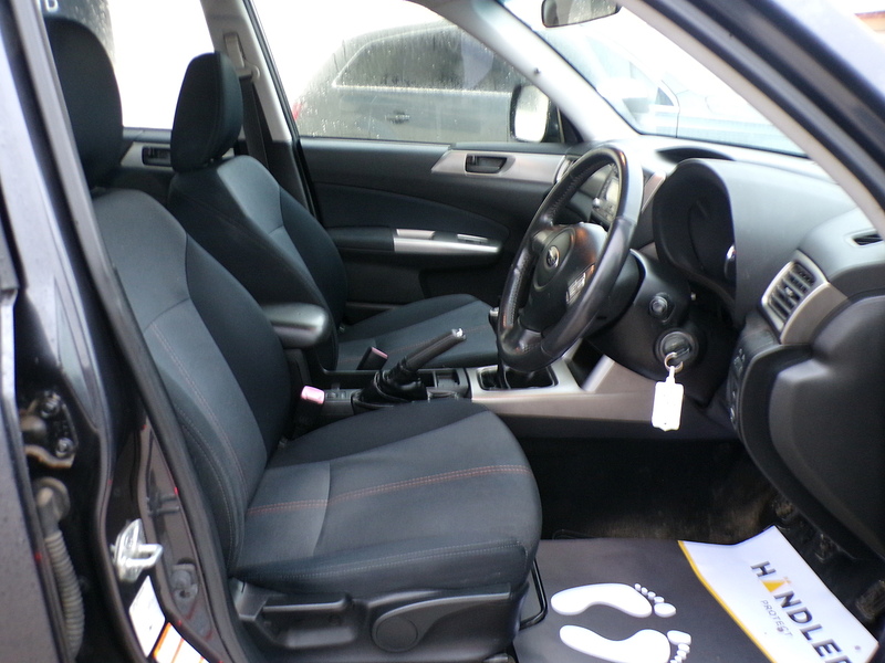 Subaru Forester D X - U1829