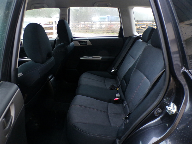 Subaru Forester D X - U1829