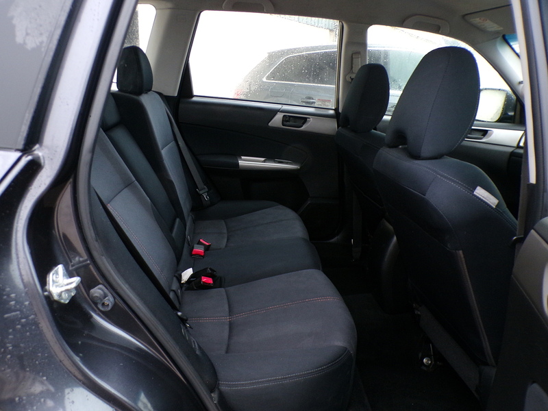 Subaru Forester D X - U1829