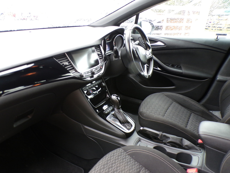 Vauxhall Astra CDTi SRi Nav - U1830