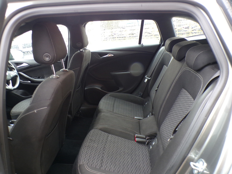 Vauxhall Astra CDTi SRi Nav - U1830