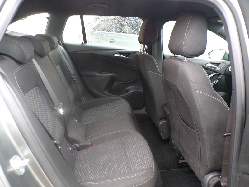 Vauxhall Astra CDTi SRi Nav - U1830