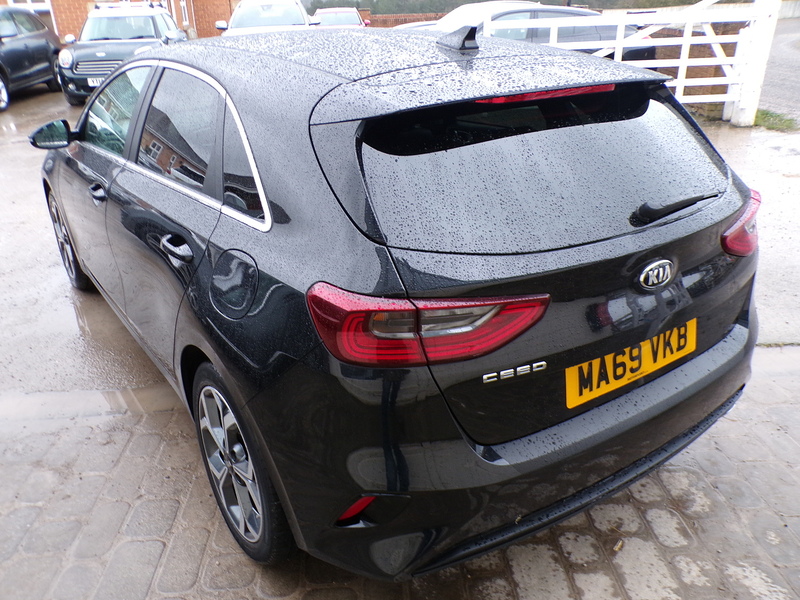 Kia Ceed T-GDi 3 - U1833