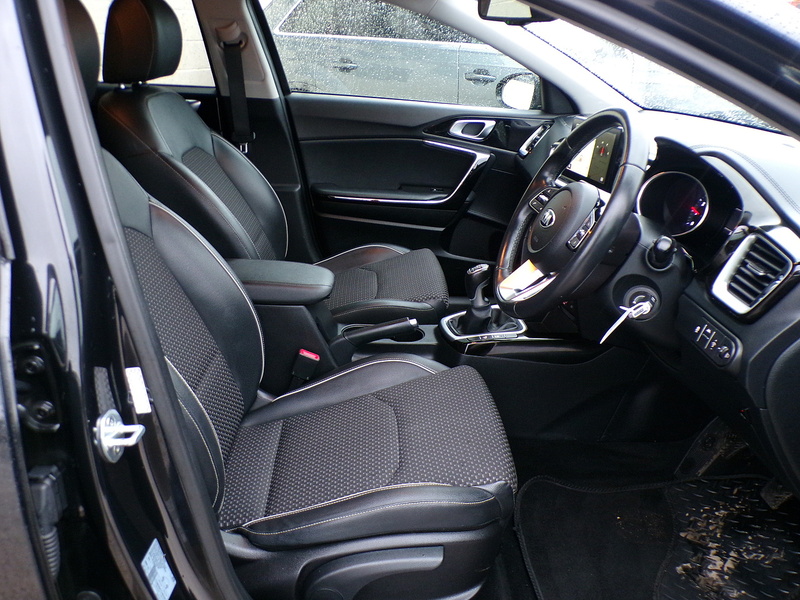 Kia Ceed T-GDi 3 - U1833