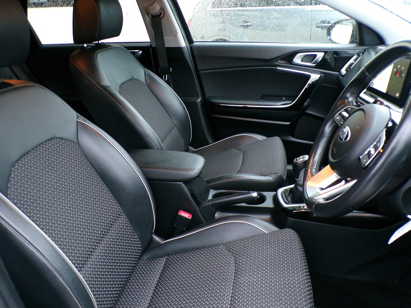 Kia Ceed T-GDi 3 - U1833